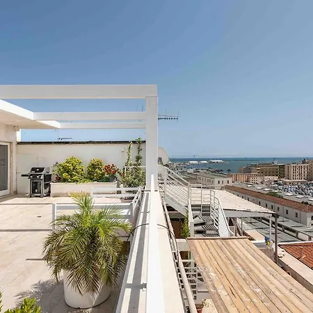 公寓 Exclusive Centre Penthouse 卡利亚里